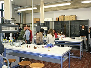 Manfredi-Tanari school visit - chemistry lab